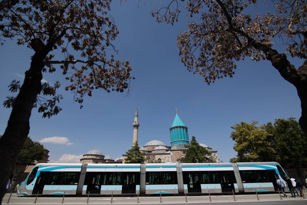 Konya’nın akıllı şehir uygulamalarıyla turistler şehri keşfediyor 1